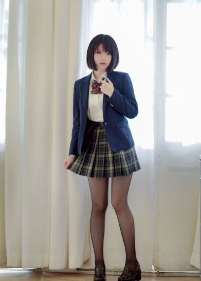 《年轻女教师2》在线播放