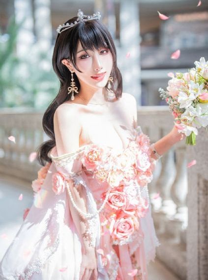 年轻的女老师